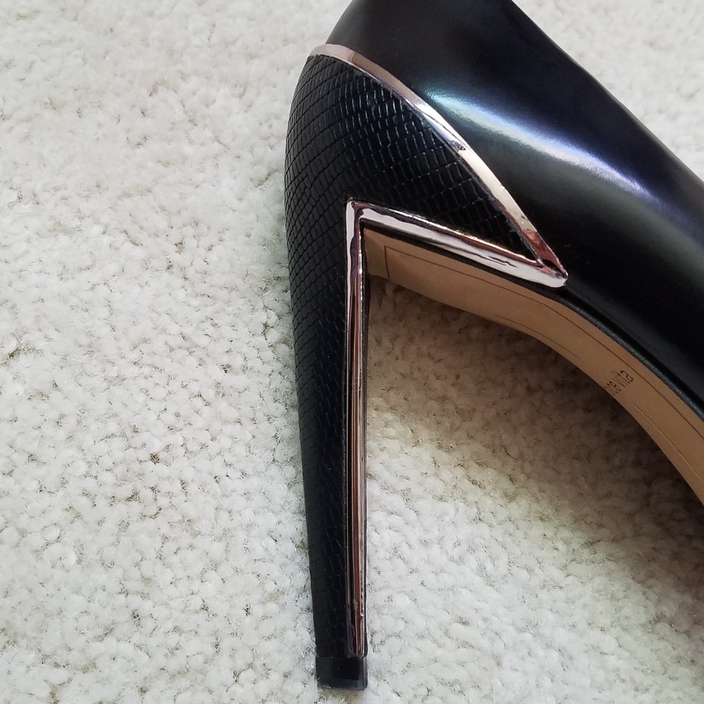 DOLCE VITA black accent pointed toe pumps NEW - Picture 5 of 8